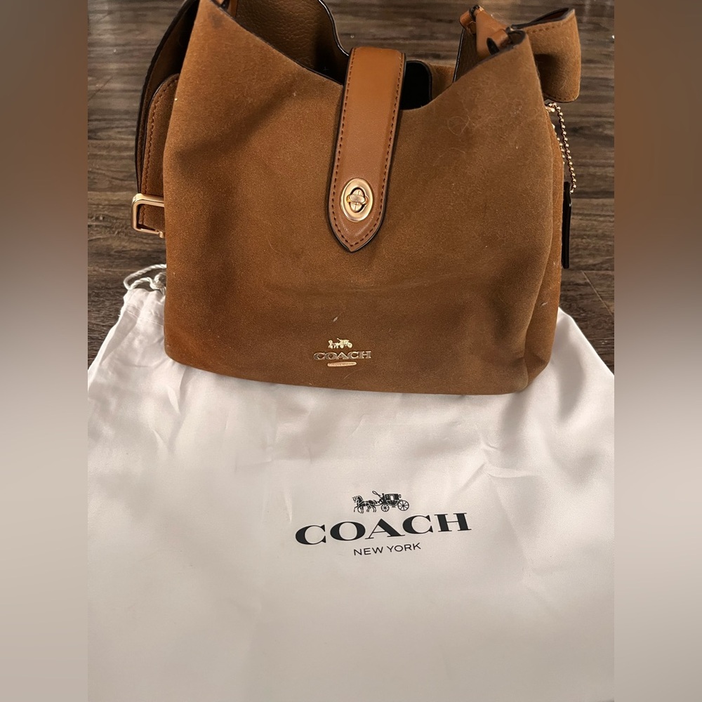 Coach Hadley Shoulder Bag - Picture 3 of 10